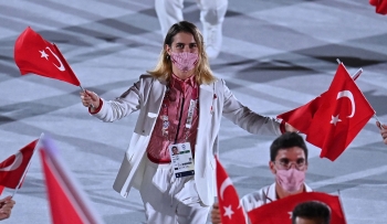 Tokyo`da görkemli açılış!