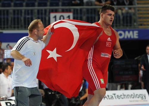 İlk Altın madalya Rıza´nın