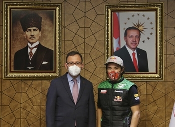 Muharrem Kasapoğlu:`Sizler milletimizin gururusunuz.`