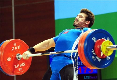 İbrahim Arat bronz kazandı