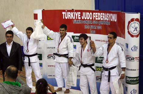 Kağıtspor Kürsüden inmedi