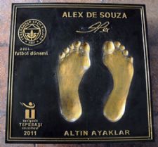 Alex gitti ayak izi kaldı
