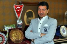 Hokey´de tek aday Sadık Karakan