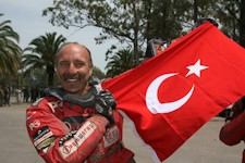 Kemal Merkit,hedefine gidiyor