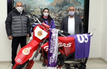  Irmak Yıldırım, Kadınlar Motokros Şampiyonası’nda ilk milli sporcu 