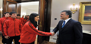 Cumhurbaşkanı Abdullah Gül&acute;e emanetlet takdim edildi