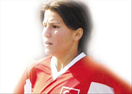 Gülcan Mıngır´dan tarihi başarı