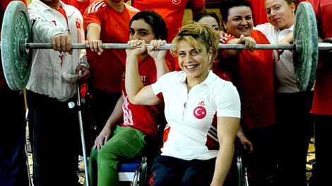 Muslu ve Dede altın kazandı