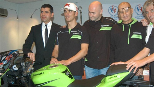 Kenan,Kawasaki´ye imza attı