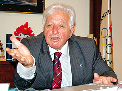 TMOK´ta Bayrak değişimi