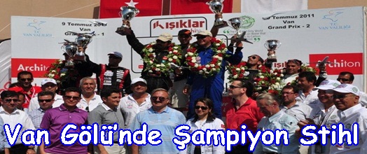 Van&acute;da Cumhuriyet Şenliği